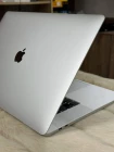 Apple Macbook pro 16 pouces core i9